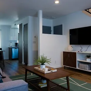 https://stylish-2-bed-1-and-half-bath-apartment-near-sofi.topanaheimhotels.com